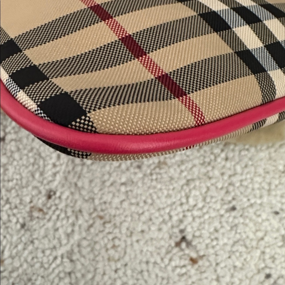 Authentic Burberry Beige Crossbody with Pink Bow Trim - Picture 8 of 13